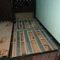 یک عددتخت خواب بدون تشک بفروش میرسد