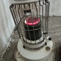 دبه بیست لیتری و چراغ نفتی