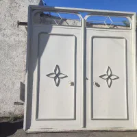 در دو لنگه فروشی