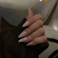 انجام خدمات کاشت ناخن با بهترین و نازل ترین قیمت