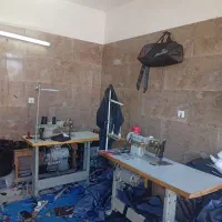 یک مغازه ب متراژ ۱۶ متری  منشعب آب و برق گاز دارد