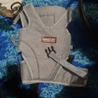 کریر و آغوشی وتخت کنار مادر