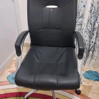 صندلی گردان چرمی