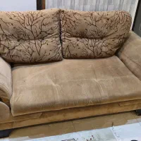 دو عدد کاناپه سه نفره و دو نفره استفاده شده.