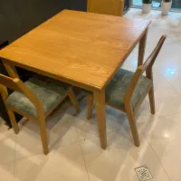 میز و صندلی سه نفره چوب در حد نو