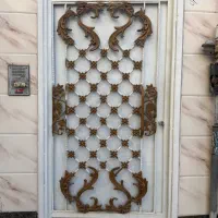 درب آهنی سفید طلایی