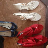 تعدادی کفش وبوت