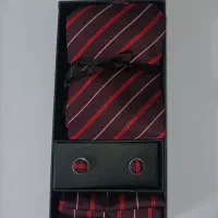 سردکمه ای و کراوات|لباس|قم, مسجد امام حسن|دیوار