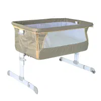 تخت کنار مادر