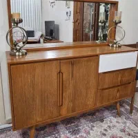 آینه و کنسول و میز وسط