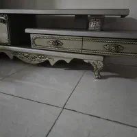 میز،ساعت و بوفه و مبلمان