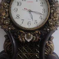 ساعت دیواری در حد نو