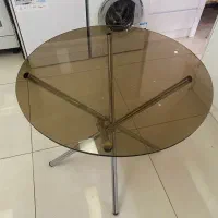 میز گرد شیشه ایی