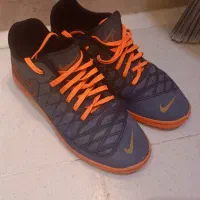 کفش سالنی نایک سایز ۴۱ـ۴۲ دوبار پوشیده شده