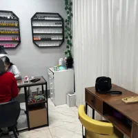 اجاره اتاق و میز و ناخن  و تخت مژه در سالن زیبایی