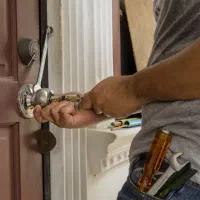 قفل و کلید سازی بازگشایی انواع قفل اتومبیل و منزل