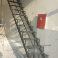 به یک نفر جوشکار نیمه ماهر نیازمندیم