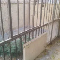 آپارتمان-طبقه-همکف-تخلیه-در-حال-نقاشی