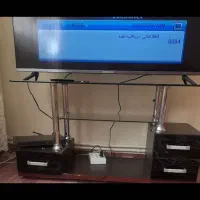 میز تلویزیون شیشه ای ضخیم