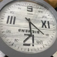 ساعت دیواری