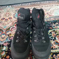 تعدادی کفش در حد نو سایز ۴۰