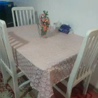 فقط میز غذاخوری