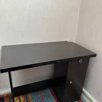 میز تحریر در حد نو