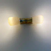 چراغ دیواری