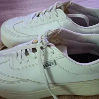 چندجفت کفش نو و در حدنو سایزه37/38