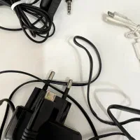 شارژر و هندزفری