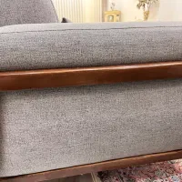 مبل ۳ نفره جلو تلویزیون