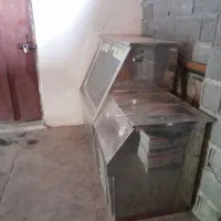 یخچال فروشگاهی طرح قدیم سالم و روشن