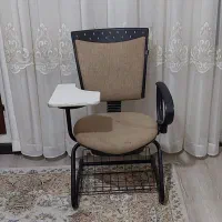 صندلی دانشجویی