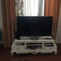 میزتلویزیون سفید رنگ