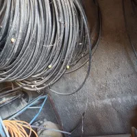 لوله های آبیاری قطره ای با شیر ها و لوله آهنی و پل