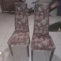 صندل حدودا ۱۰ عدد صندلی میز ۲تا تک‌نفره مبل