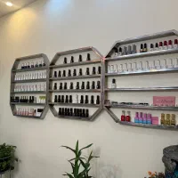 استند لاک،میز ناخن،آینه،صندلی|آرایشگاه و سالن‌های زیبایی|تهران, اختیاریه|دیوار