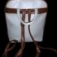 کیف/کوله پشتی|کیف، کفش، کمربند|قم, وادی السلام|دیوار