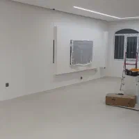 نقاشی ساختمان رنگارنگ