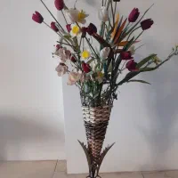 گلدان پایه دارباگل مصنوعی وقاب عکس نوستالوژی