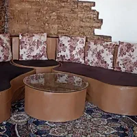 مبل راحتی هفت نفره همراه با میز عسلی