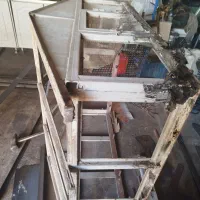 درب و پنجره آهنی . روشنای و چهارپایه اهنی|مصالح و تجهیزات ساختمان|شیراز, کیان آباد|دیوار