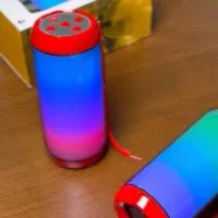 اسپیکر با ظاهر بسیار شیک و پخش صدای عالی فقط ۸۵۰