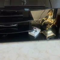 میز تلوزیون شیشه ای