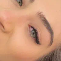 اکستنشن مژه در سالن تخصصی vipمژه