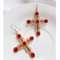 گوشواره آویز بلند صلیب گل رز دار چند رنگ رویایی