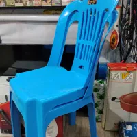 سه تا صندلی