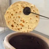 شاطر برای پخت نان تنوری