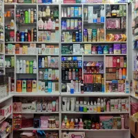 فروشنده آرایشی بهداشتی (کاروانسرا شهر ری)