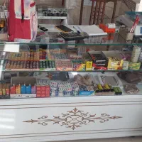 قفسه های فروشگاه ی